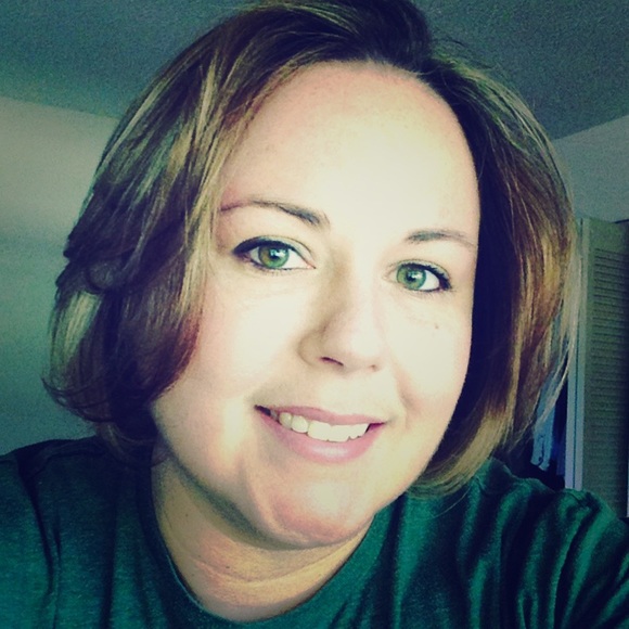 Meet your Posher, Melissa - Picture 1 of 1